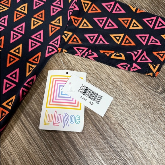 Lularoe Irma shirt NWT black with pink yellow orange triangle Pattern, sz:XS - Picture 3 of 4